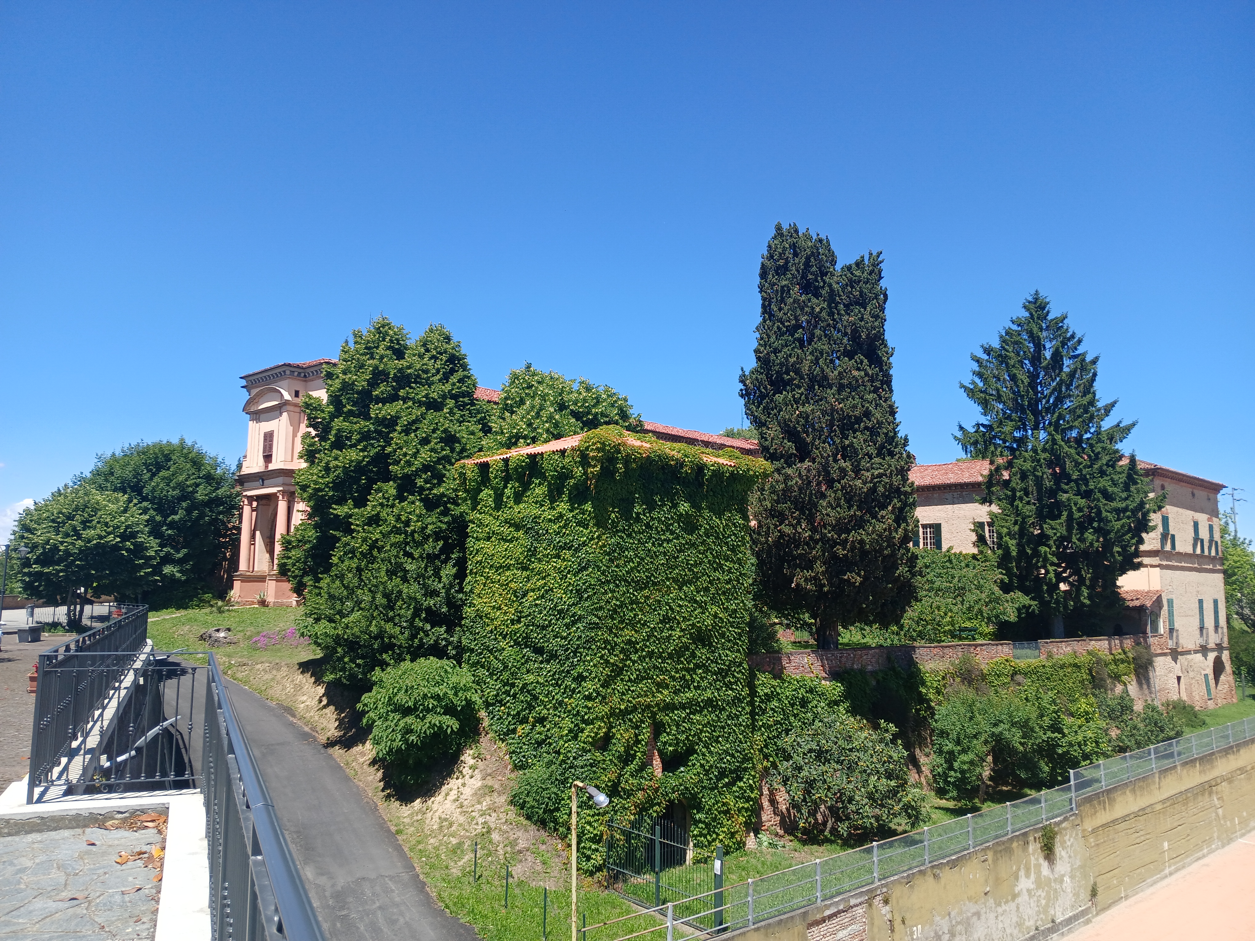 Camerano Casasco village